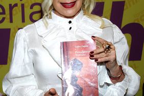 Laura Zapata presenta su libro de poesías "Pensamiento Ventana"