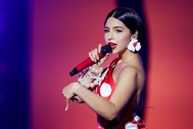 angela aguilar fumando cigarrillo embarazo rumores