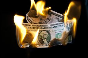 Dinero, d&oacute;lares, finanzas