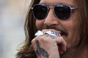 Depp sonrisa FRANCE-FILM-FESTIVAL-CANNES