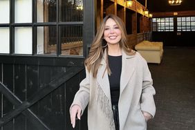 Myrka Dellanos in Tennessee look tout