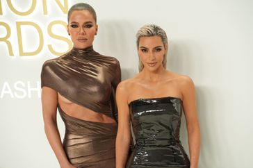 Kim y Khloe Kardashian visita Barbie world
