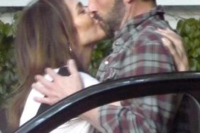 Jennifer Lopez and Ben Affleck making out on their driveway
