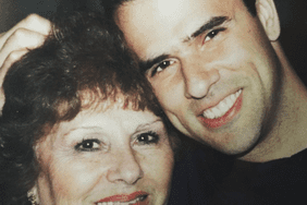 Marco Antonio Regil junto a su mam&aacute;